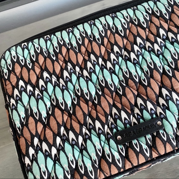 Vera Bradley Blue & Brown Patterned IPad Sleeve - Picture 2 of 7